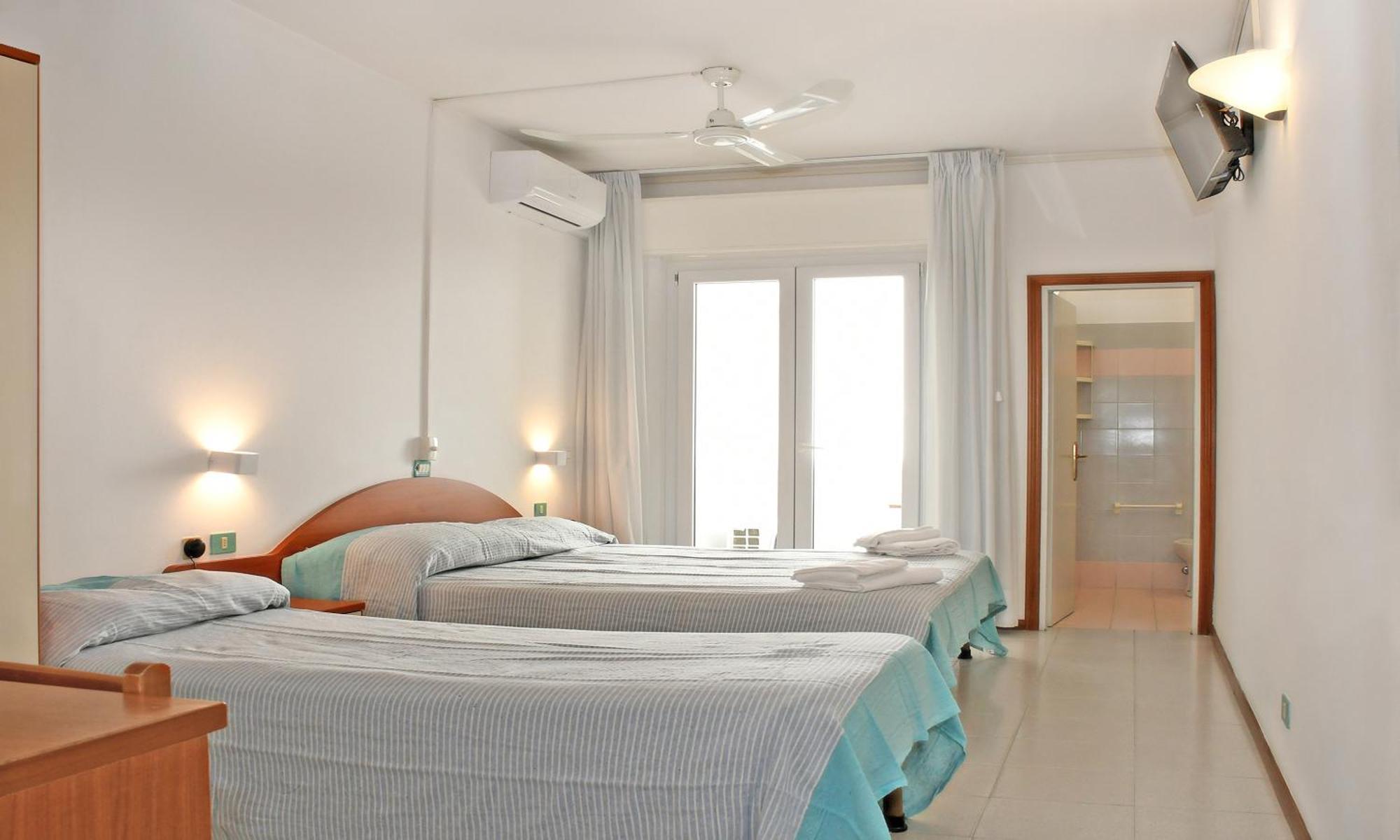 Hotel Exclusive In Pieno Centro - Nuova Gestione 2025 Riccione Buitenkant foto